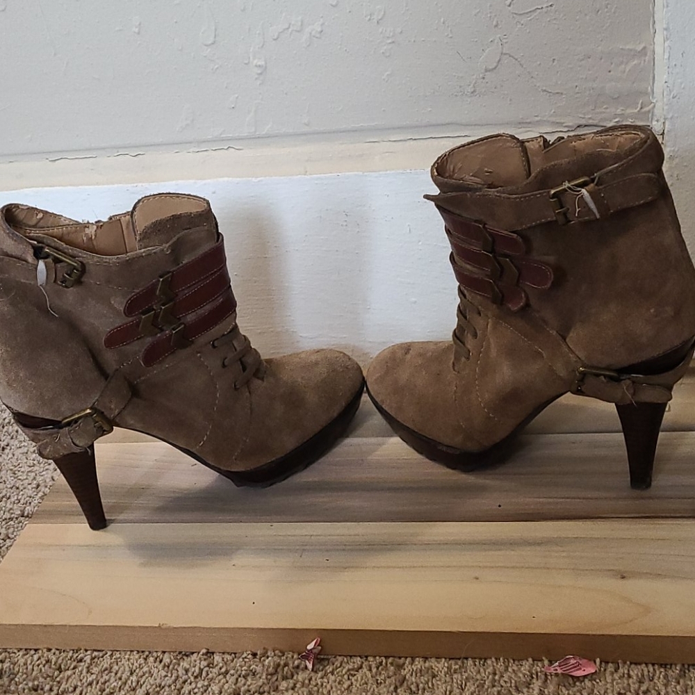 Military style leather booties! - Picture 3 of 9